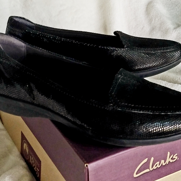 Clarks Lizard Leather Loafers - Picture 4 of 9